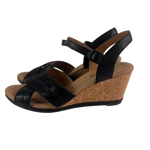 Clarks Sandal Women 9.5M Wedge Black Leather CrissCross Slingback Helio Latitude - Picture 1 of 14